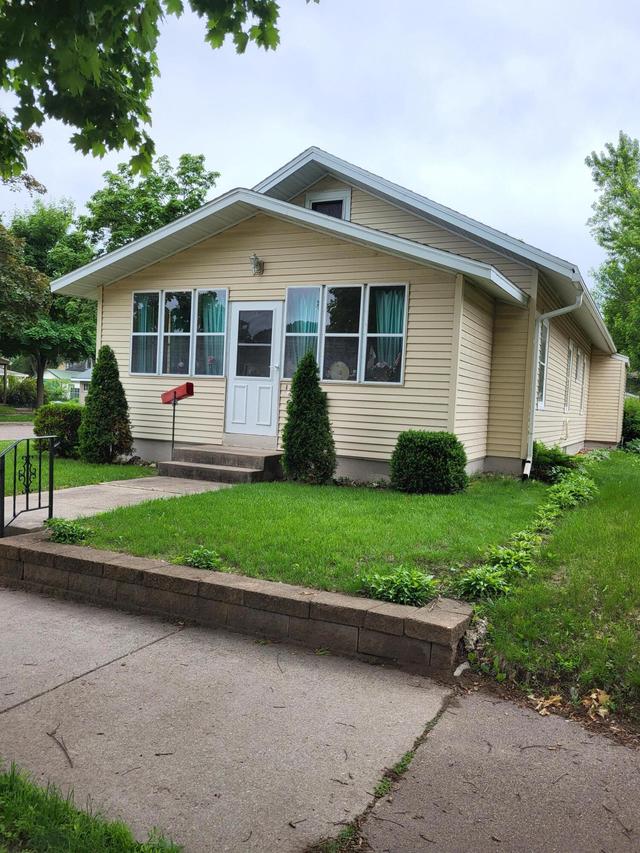 354 S 23rd St, La Crosse, WI 54601