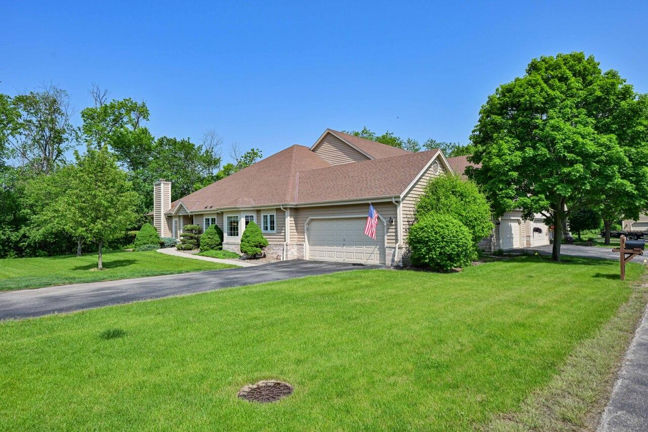 2875 N River Birch Dr #A, Brookfield, WI 53045