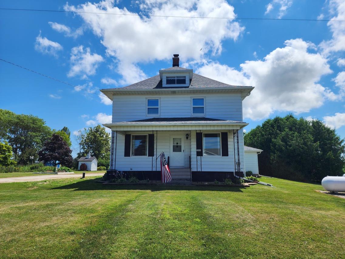 5609 Two Creeks Rd, Two Creeks, WI 54241