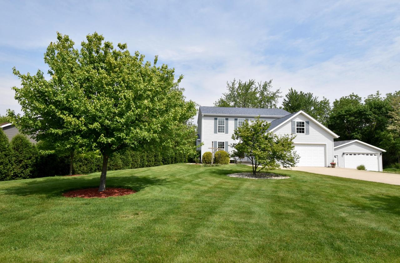 10040 Wilmot Rd, Pleasant Prairie, WI 53158