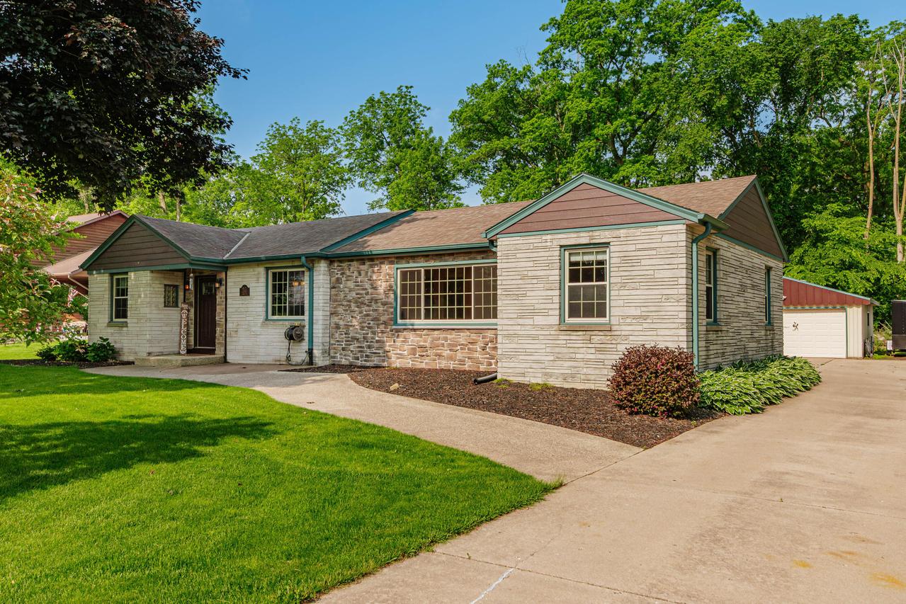 W172S7927 Lannon Dr, Muskego, WI 53150
