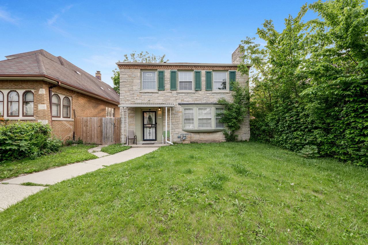 4215 N 16th St, Milwaukee, WI 53209