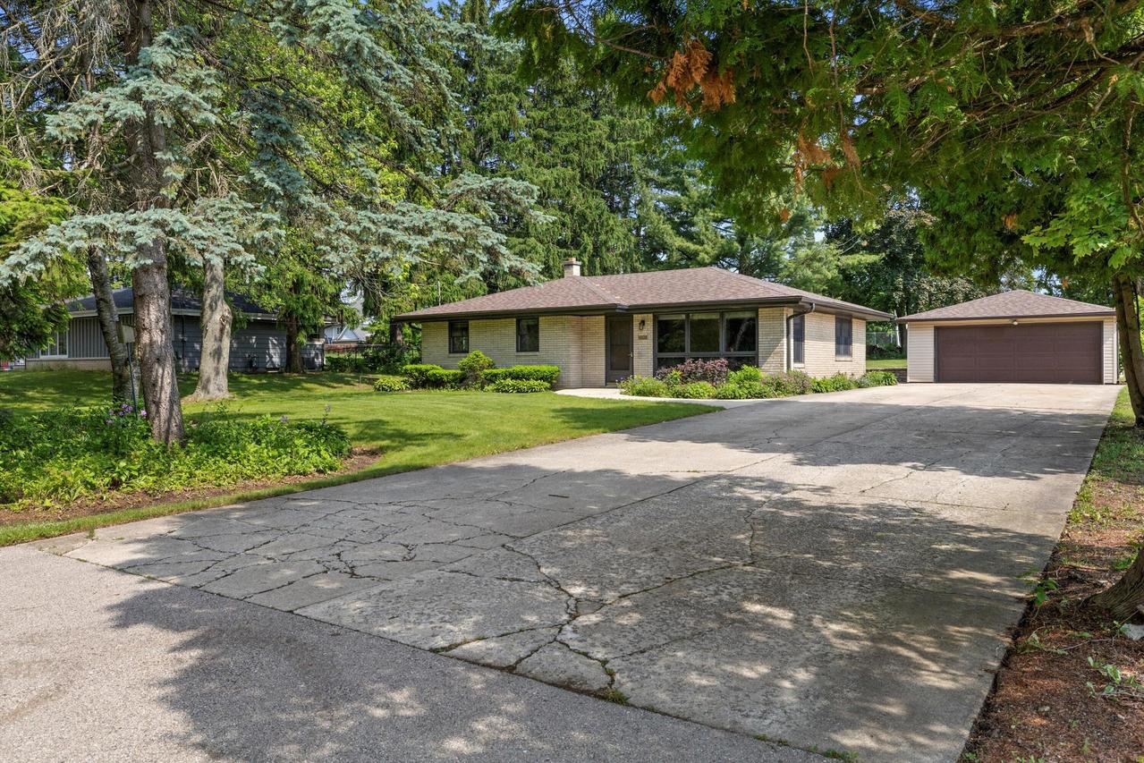 6528 South Dr, Mount Pleasant, WI 53406