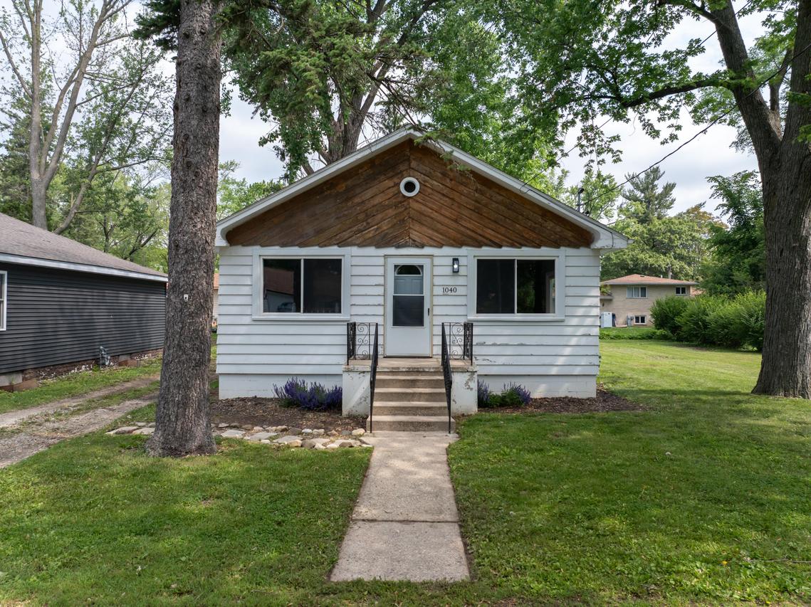 W1040 Florence Rd, Bloomfield, WI 53128
