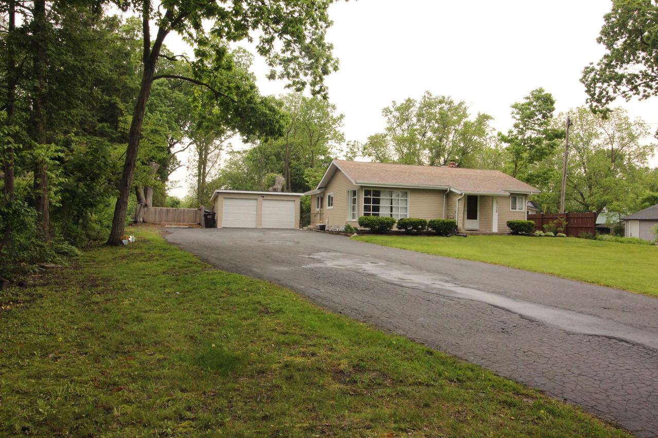 4726 N Green Bay Rd, Caledonia, WI 53404
