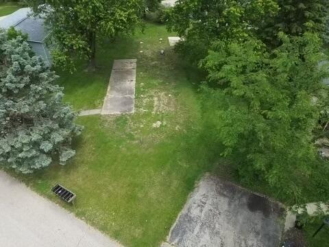 1489 Park St, Lyons, WI 53105