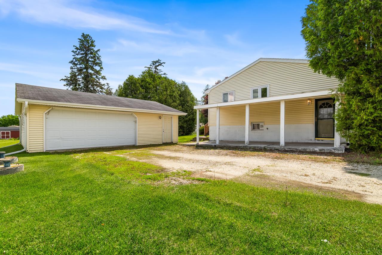 8027 Us Highway 10 -, Manitowoc Rapids, WI 54247