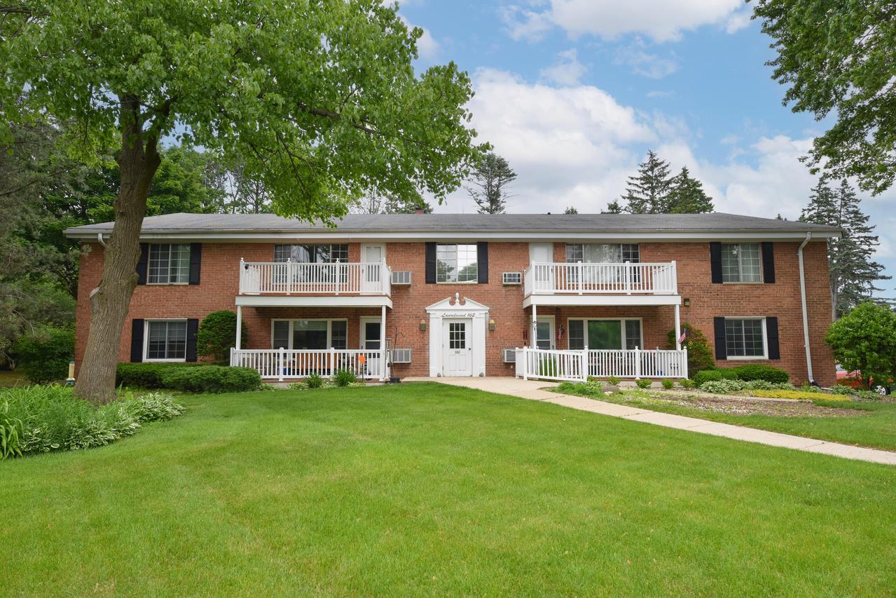 162 Heidel Rd #5, Thiensville, WI 53092