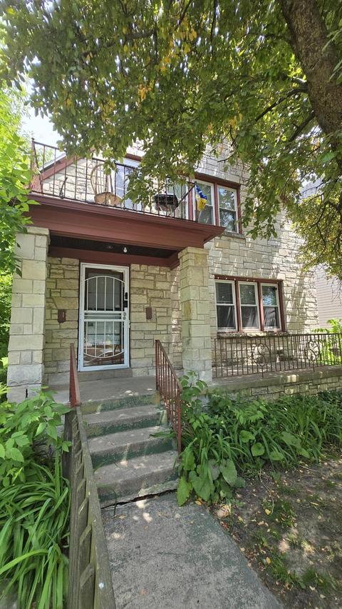 3240 N Richards St #3242, Milwaukee, WI 53212