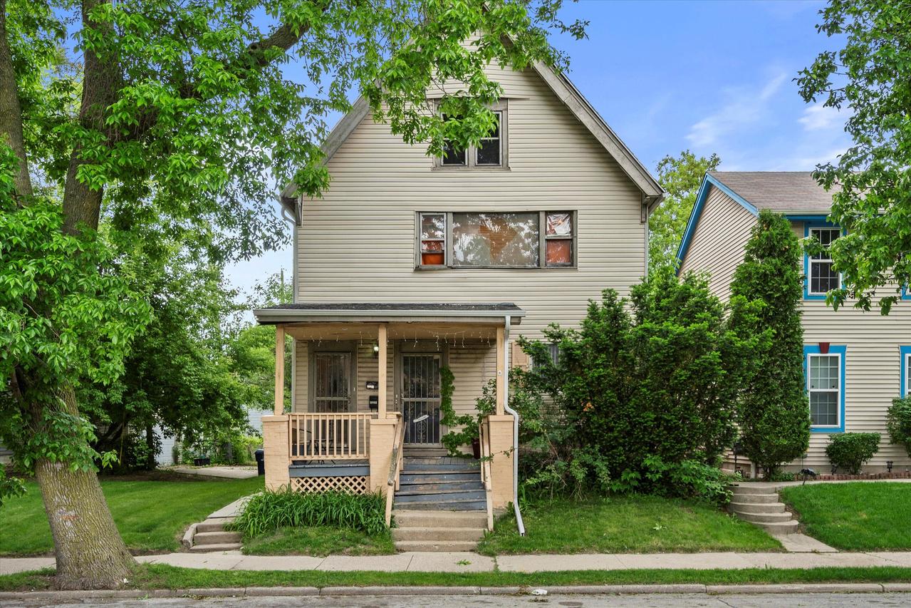 1919 N 17th St #1921, Milwaukee, WI 53205