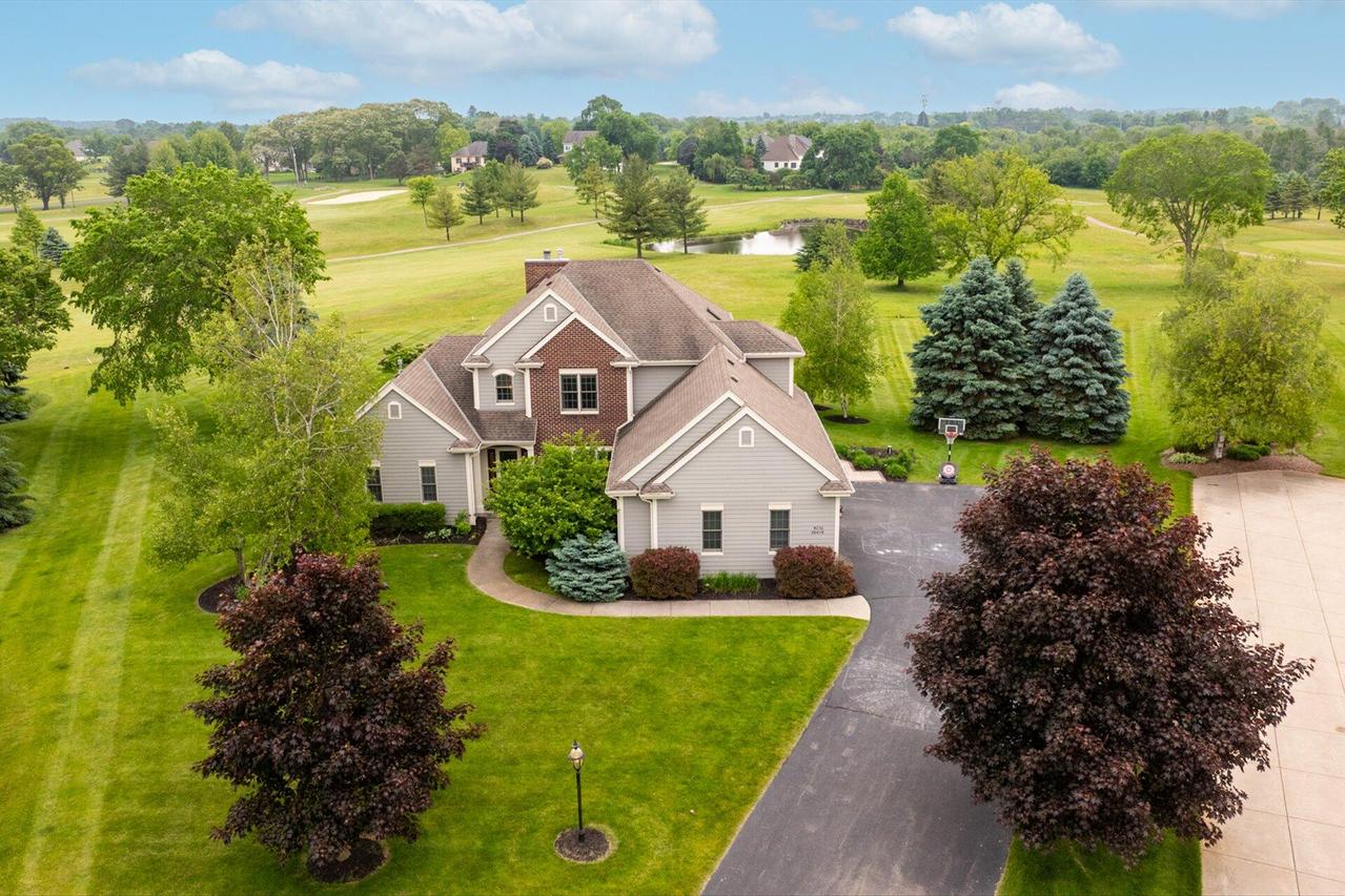 W236N8438 Clubhouse Cir, Lisbon, WI 53089