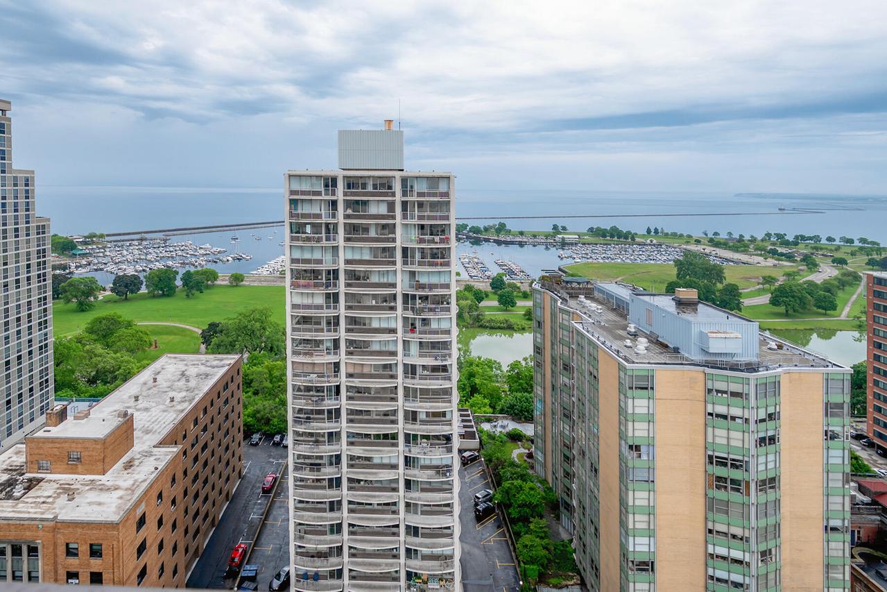 1633 N Prospect Ave #18F, Milwaukee, WI 53202