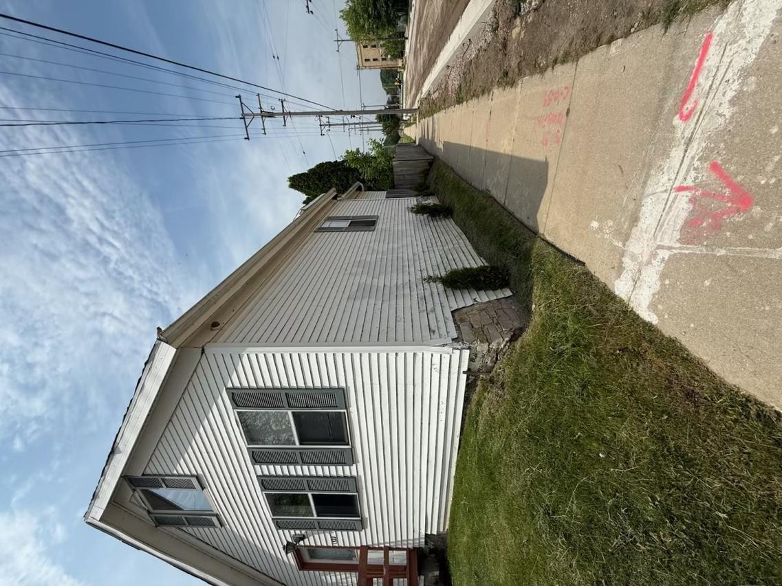 1322 Summit Ave, Racine, WI 53404