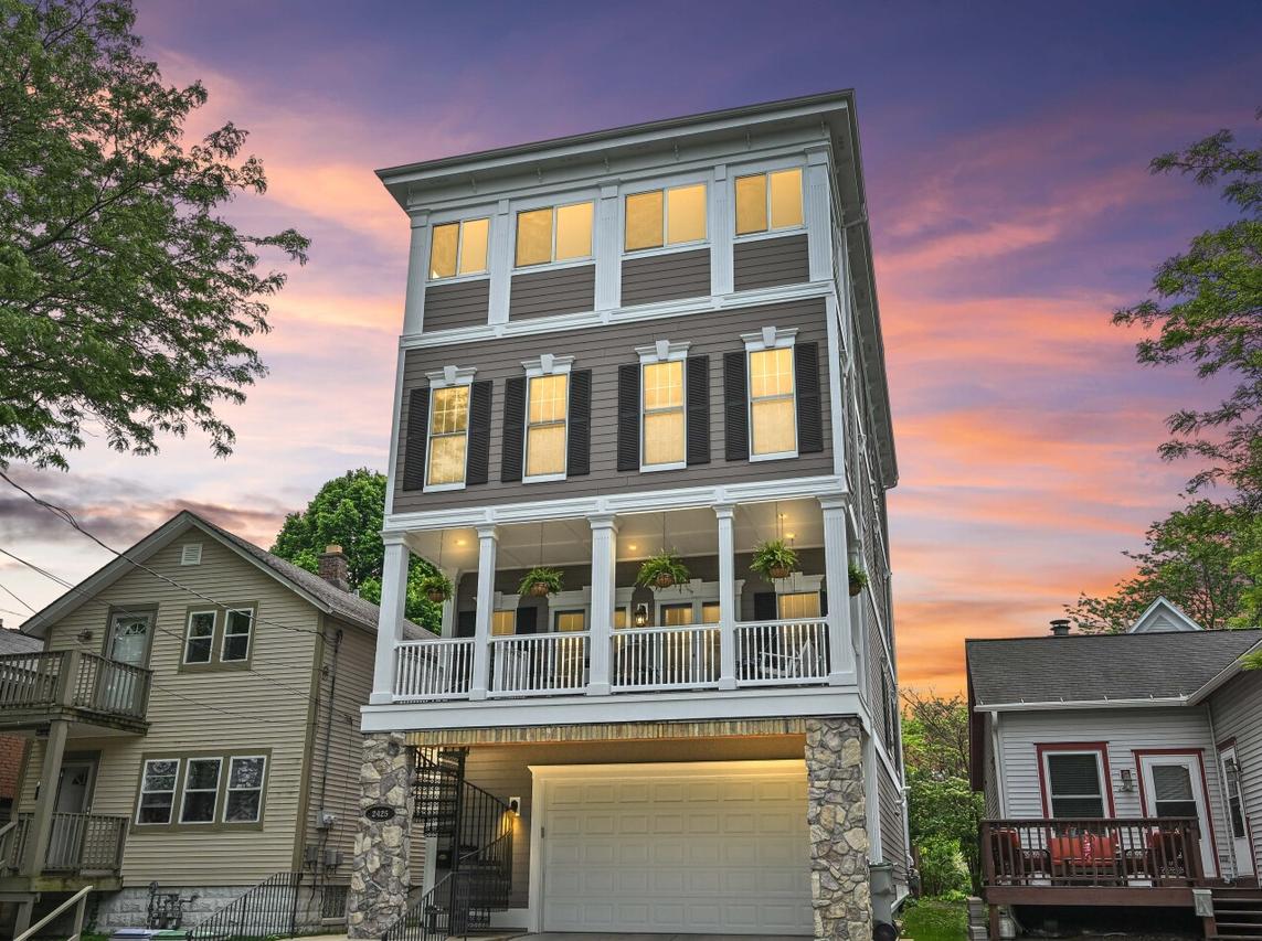 2425 S Superior St, Milwaukee, WI 53207