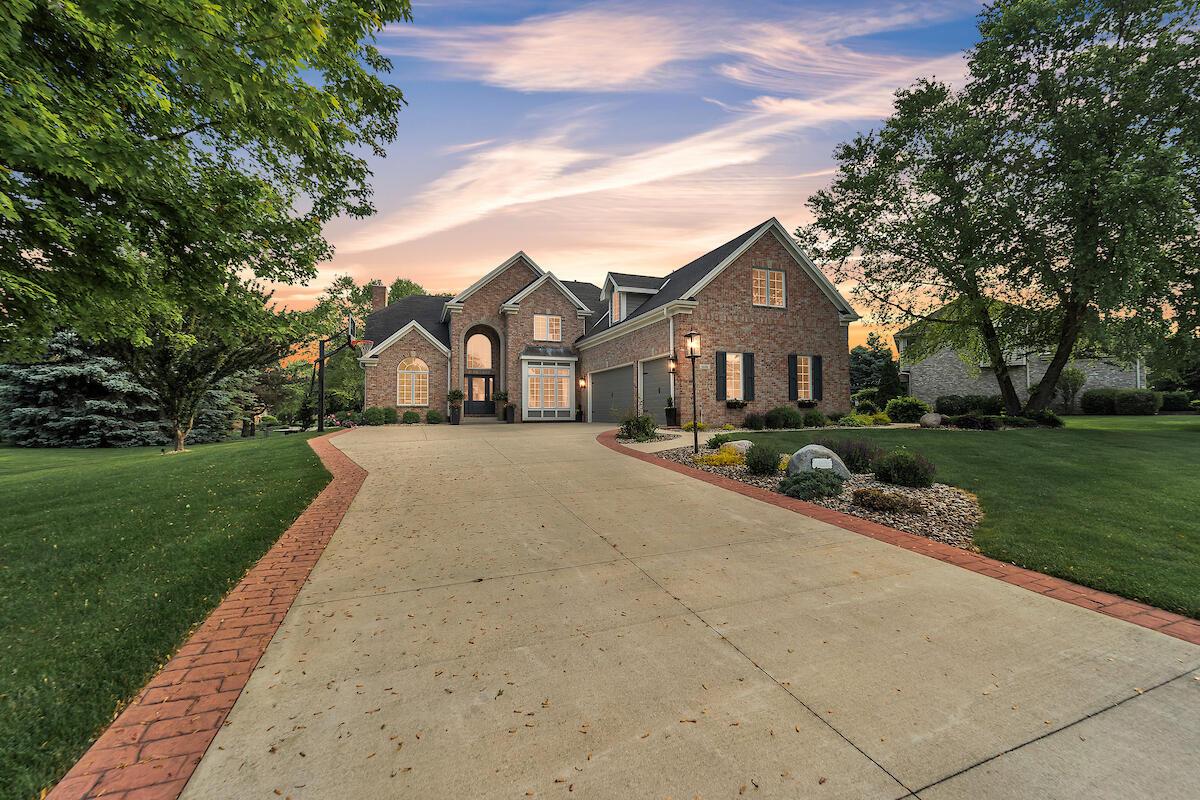 6606 Fieldstone Ct, Caledonia, WI 53402