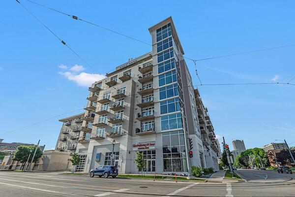 601 E Ogden Ave #1003, Milwaukee, WI 53202