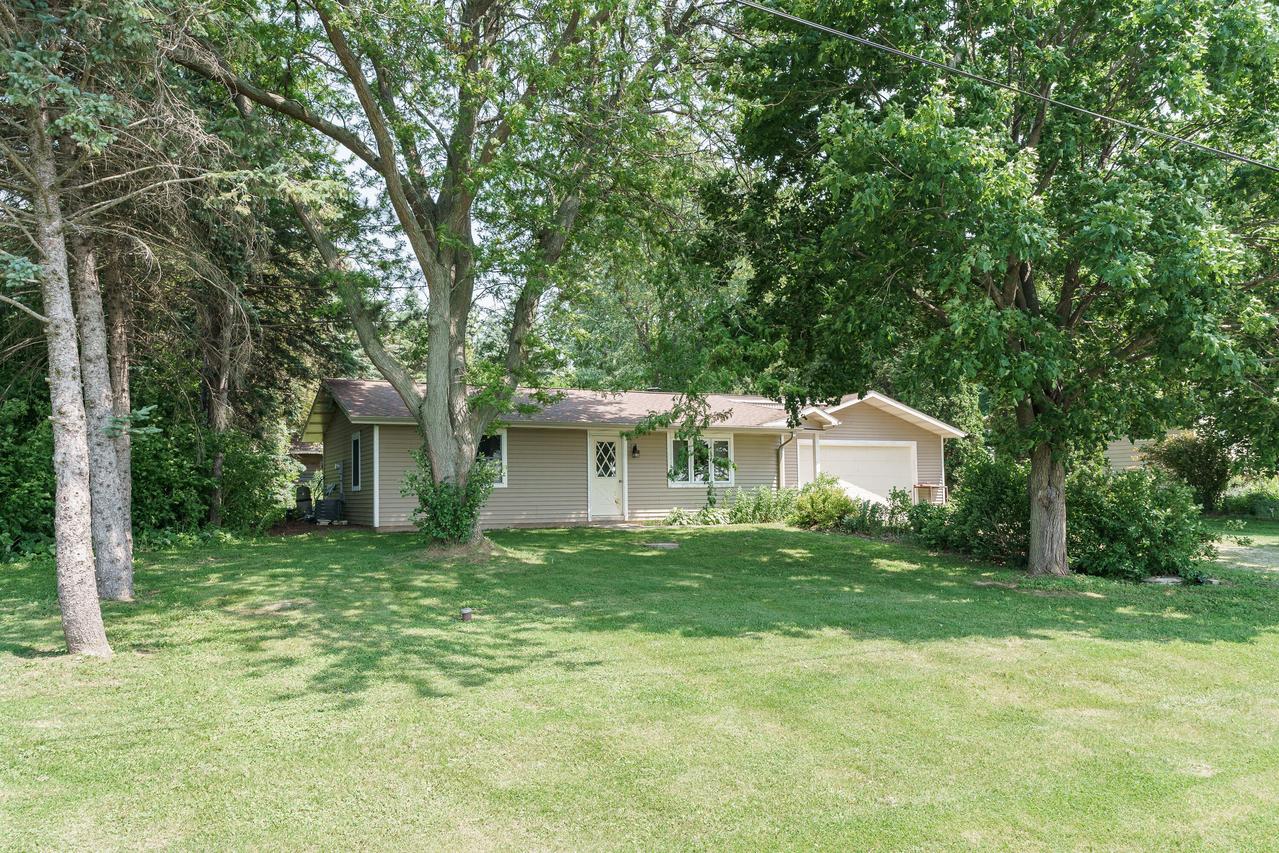 N9550 Buchert Ln, Watertown, WI 53094