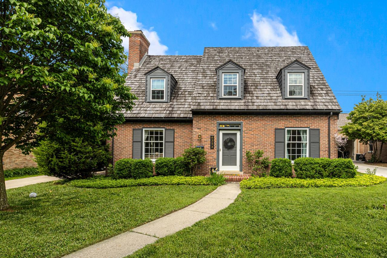 6353 N Berkeley Blvd, Whitefish Bay, WI 53217