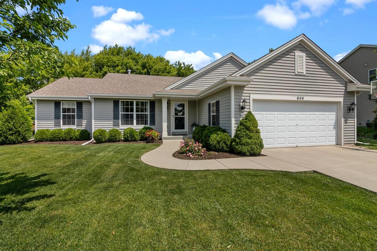 606 E Sheila Ave, Elkhorn, WI 53121