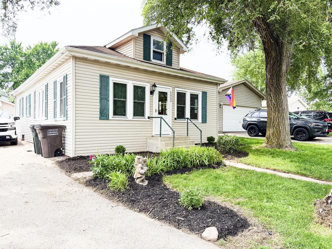 6022 240th Ave, Paddock Lake, WI 53168