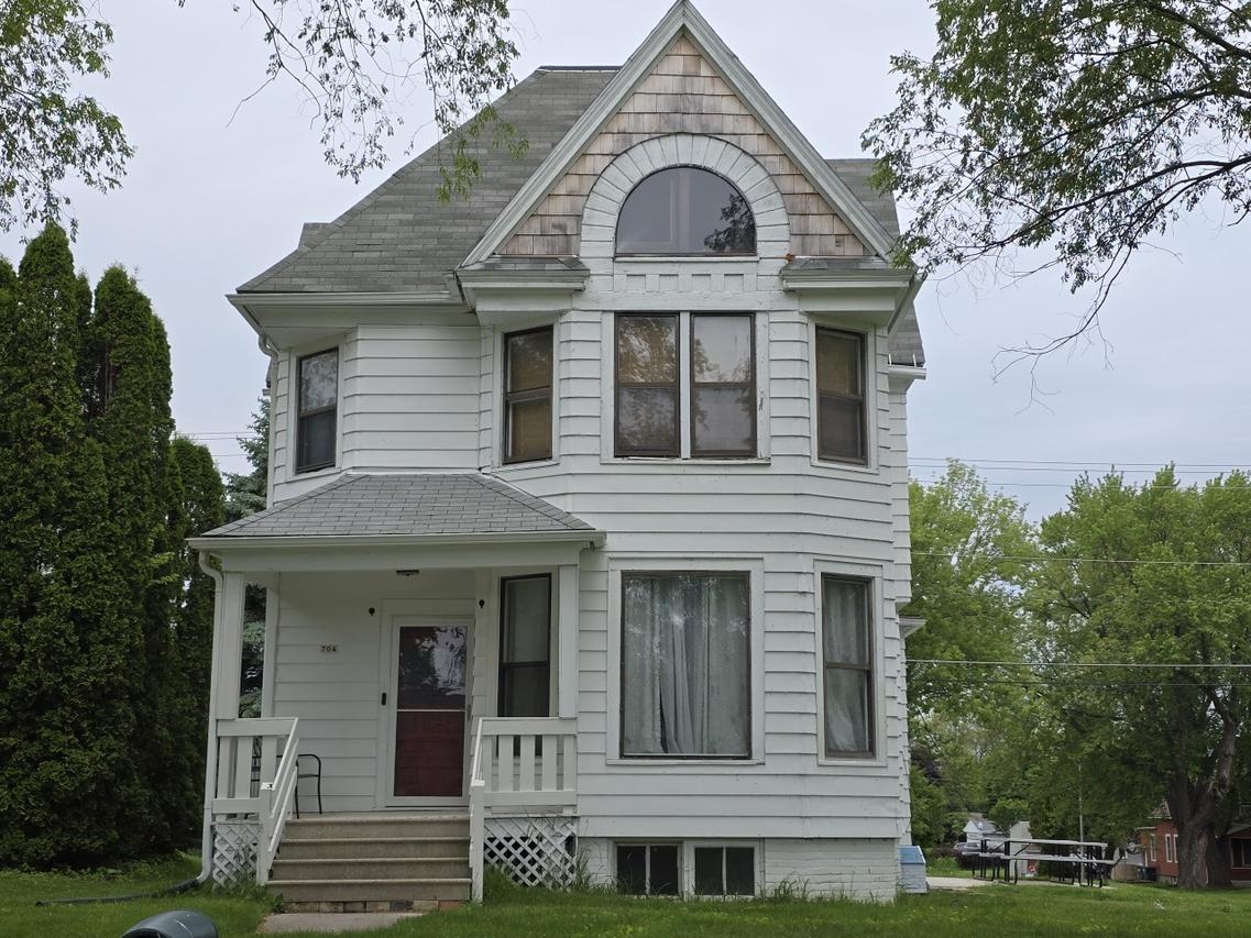 704 Grand Ave, Sheboygan, WI 53083
