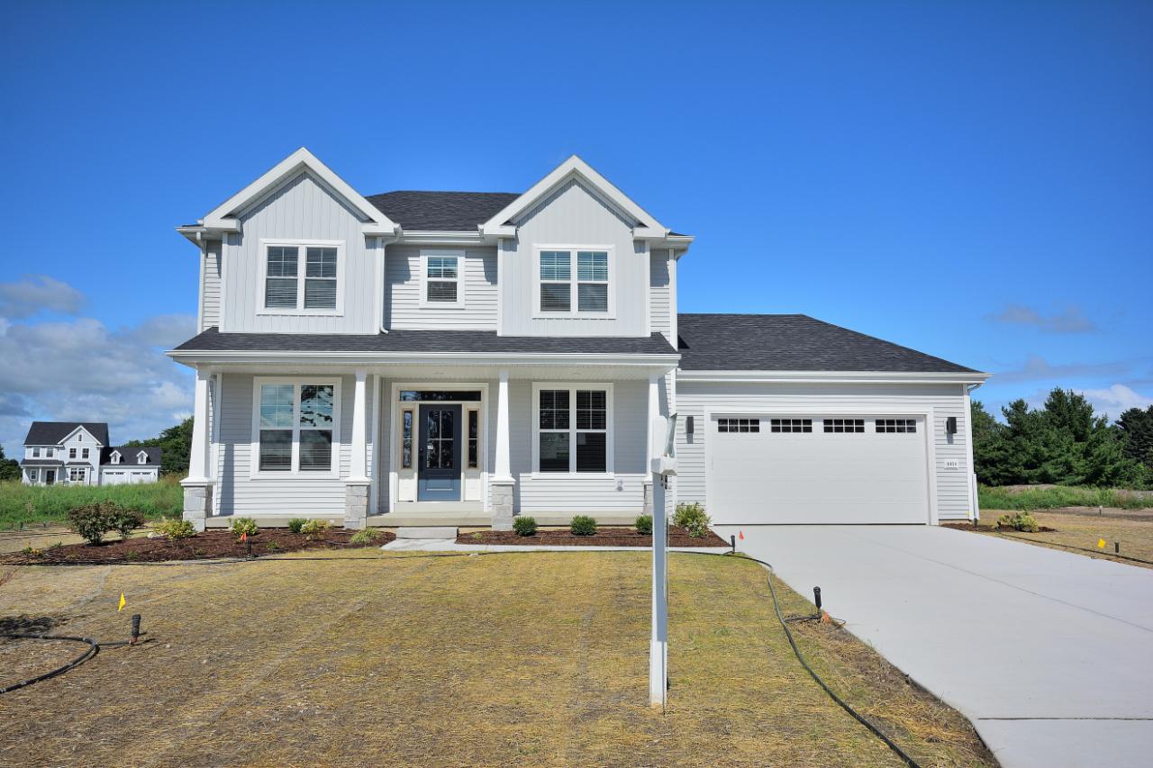 6034 Sean Ct, Caledonia, WI 53402