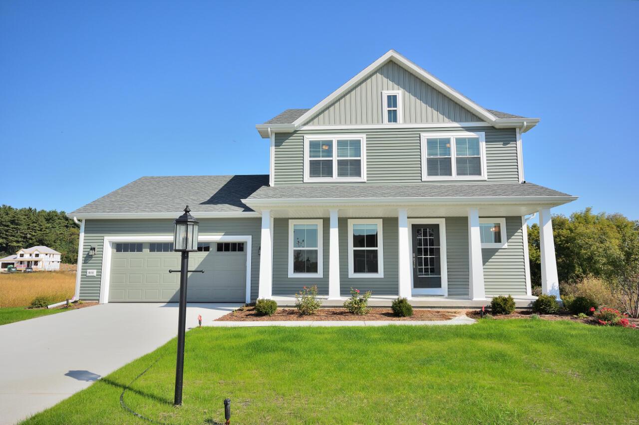 644 Standing Stone Dr, Waukesha, WI 53189