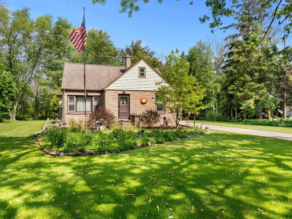 3615 S 15th St, Manitowoc, WI 54220
