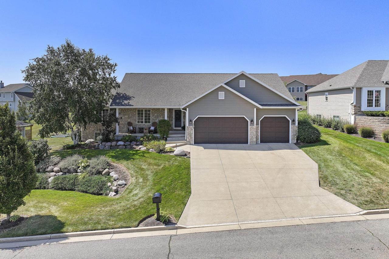 329 S Stone Ridge, Lake Geneva, WI 53147