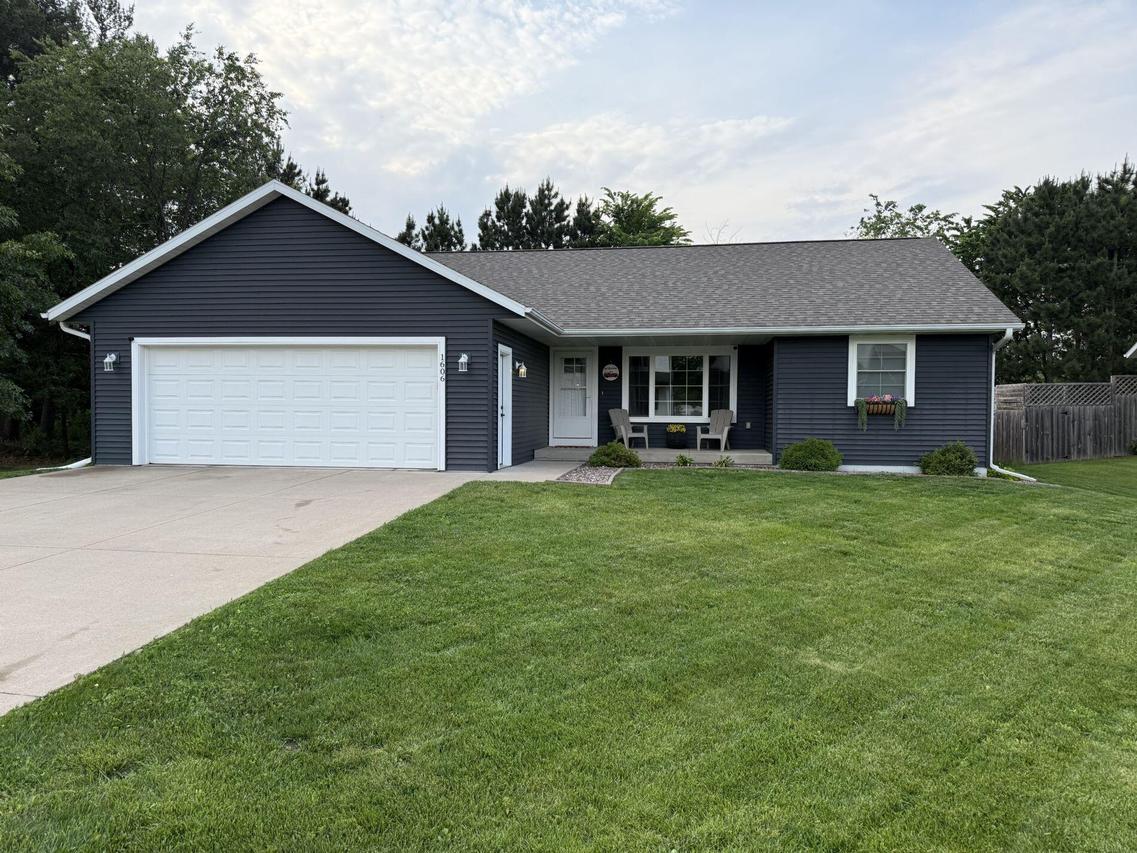 1606 Black Oak Dr, Rockland, WI 54653