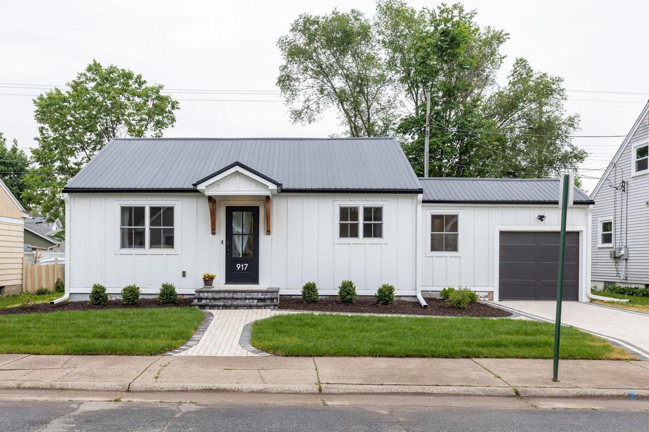 917 S East Ave, La Crosse, WI 54601