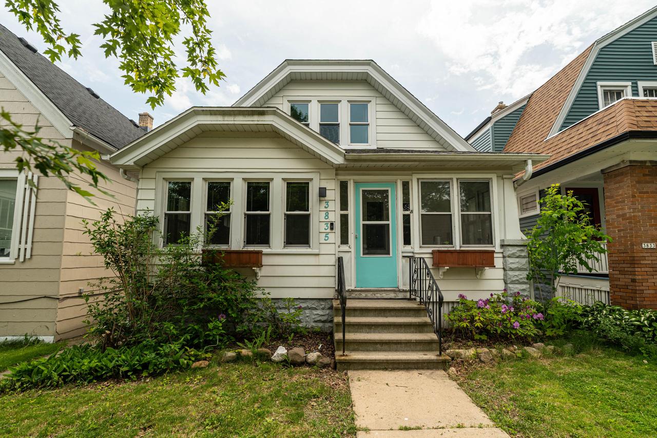 3835 E Cudahy Ave, Cudahy, WI 53110