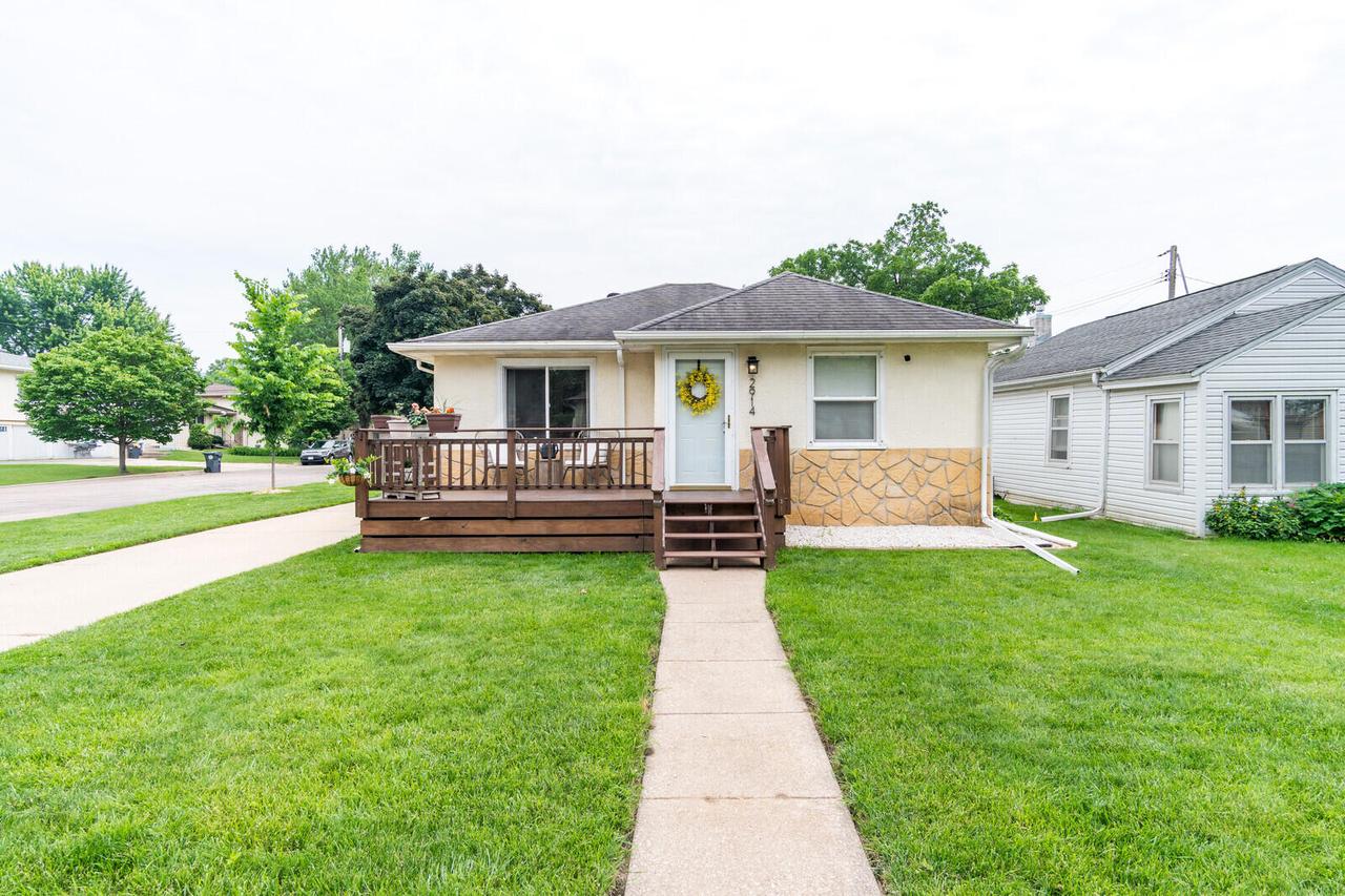 2914 E Fairchild St, La Crosse, WI 54601
