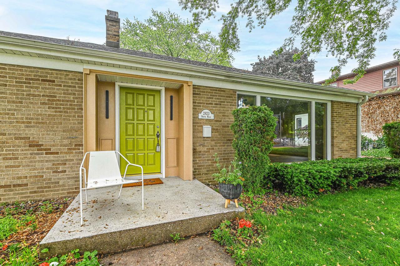2823 N Main St, Racine, WI 53402