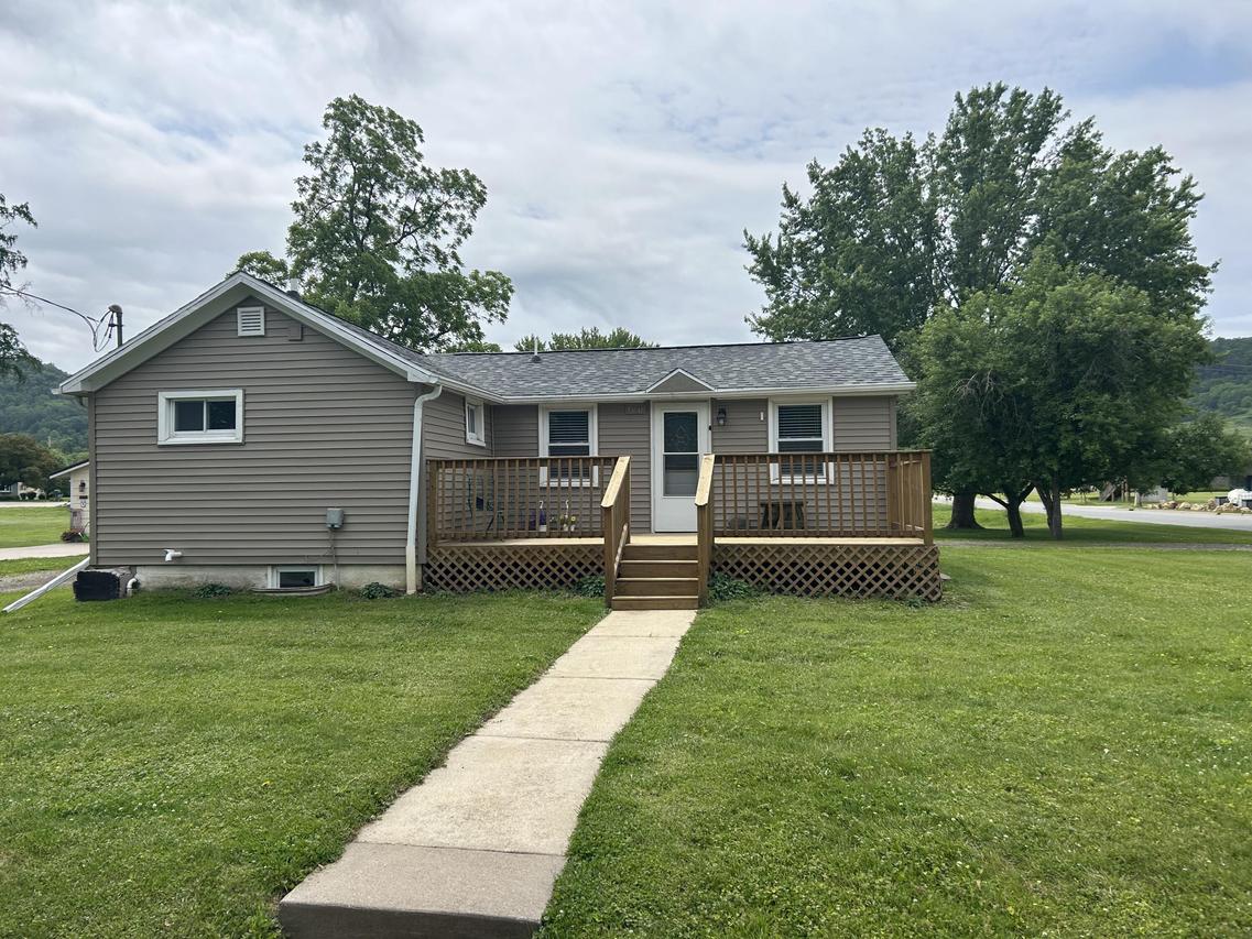 100 Anderson St, Coon Valley, WI 54623