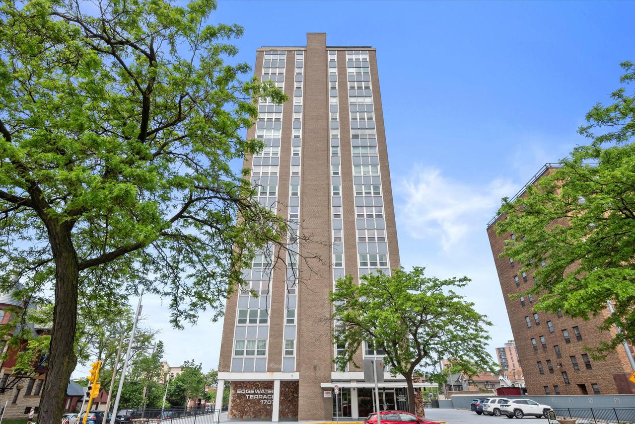 1707 N Prospect Ave #4A, Milwaukee, WI 53202