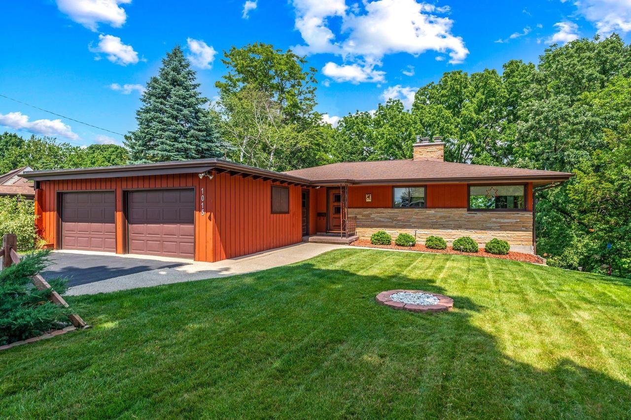 1015 Charles St, Watertown, WI 53094