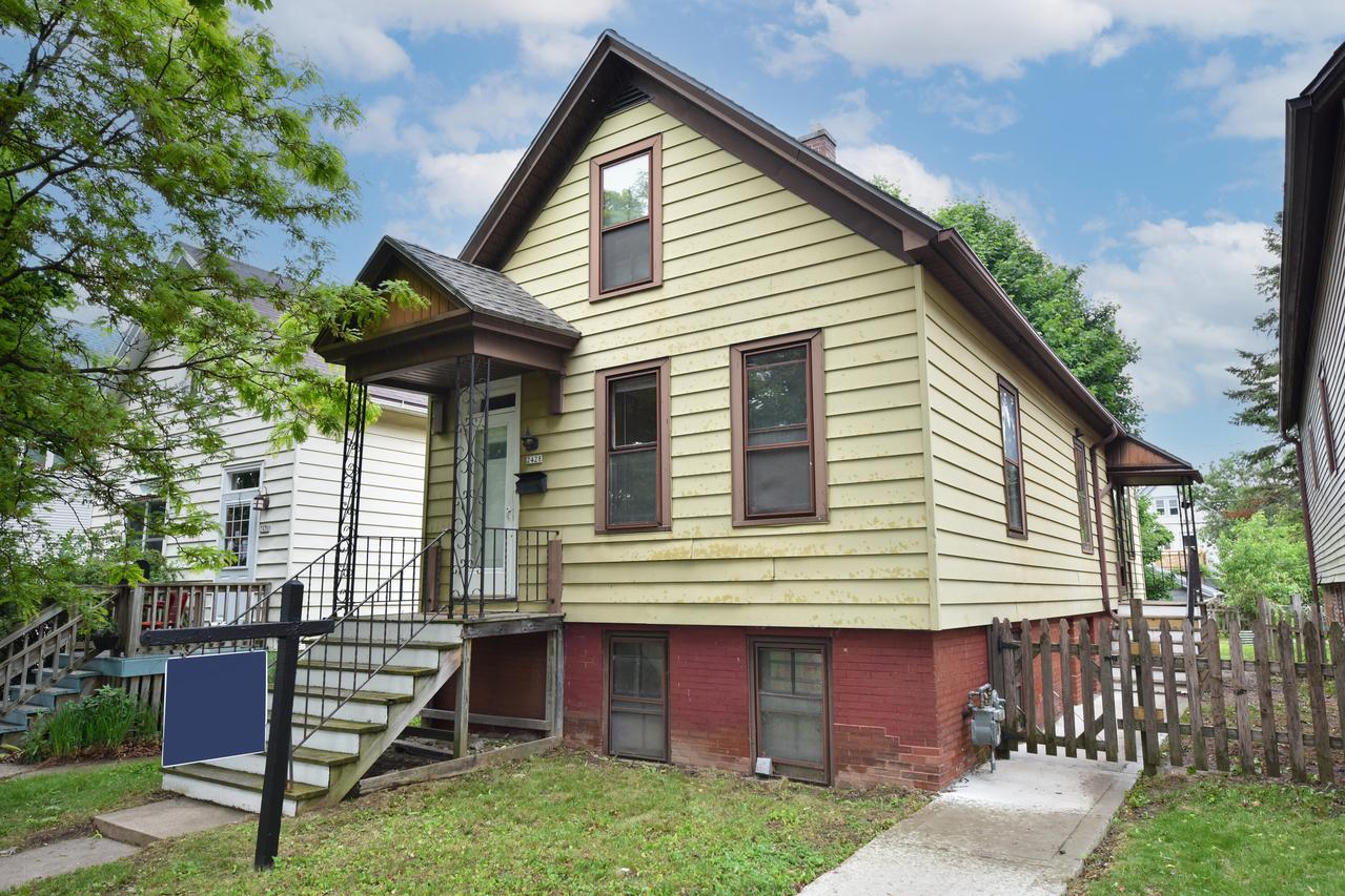 2428 N Pierce St, Milwaukee, WI 53212