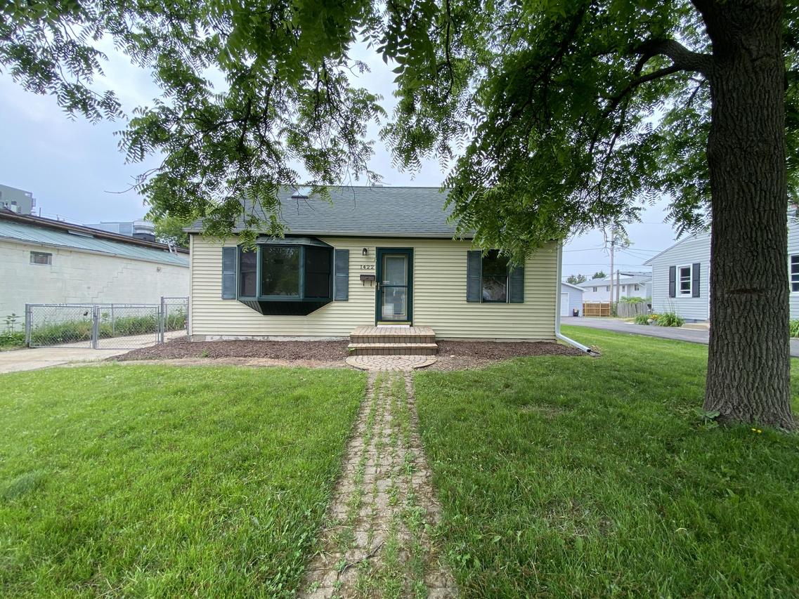 1422 High St, Union Grove, WI 53182
