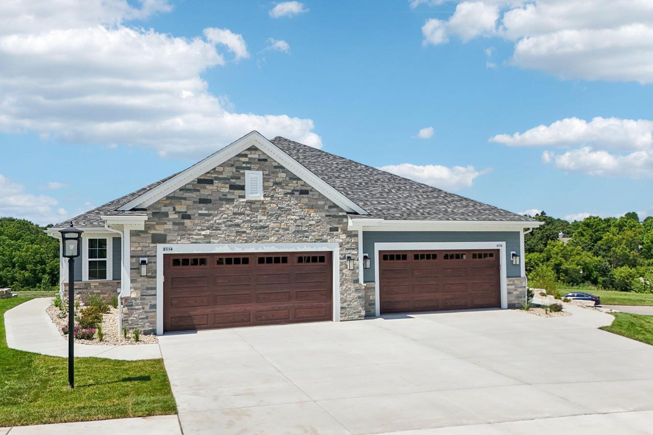 2114 Bluestem Dr #1401, Waukesha, WI 53189