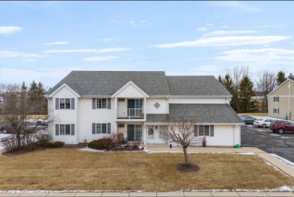 264 Minz Park #4, West Bend, WI 53095