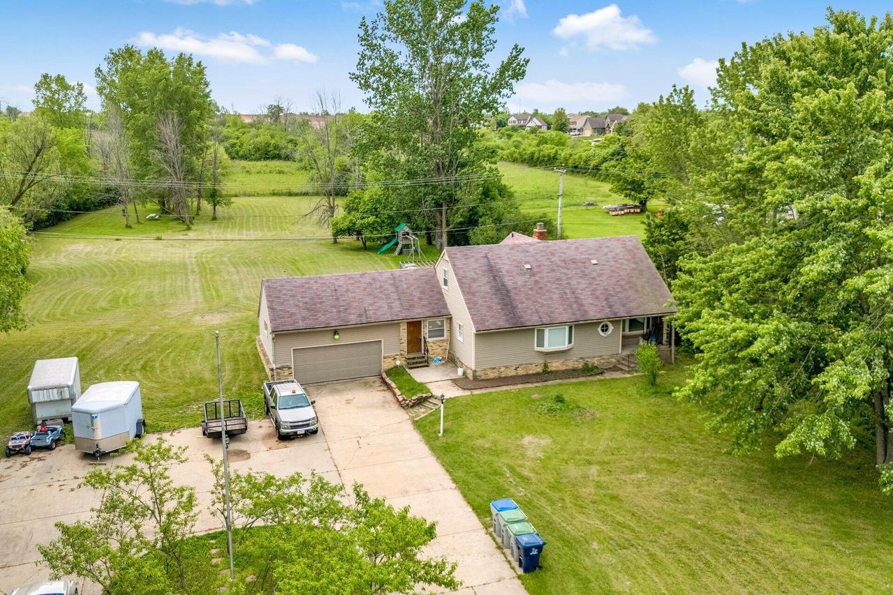 9335 W County Line Rd #9325, Milwaukee, WI 53224