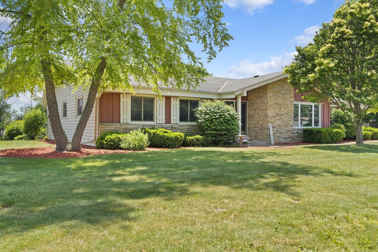S42W27289 Oak Grove, Waukesha, WI 53189