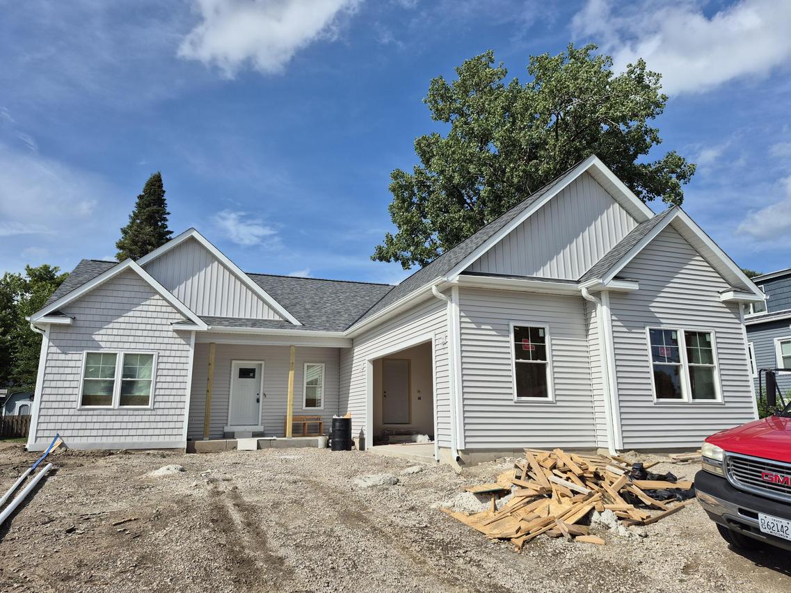 3360 E Grange Ave, Cudahy, WI 53110