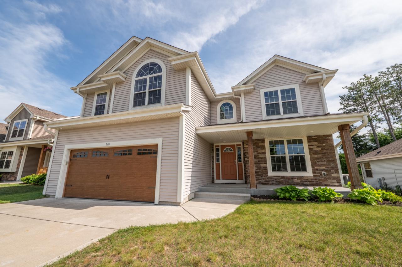 313 Sand Dr, West Bend, WI 53095