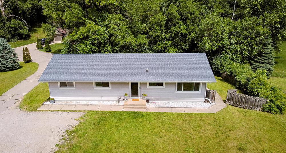 11812 Fox River, Randall, WI 53181