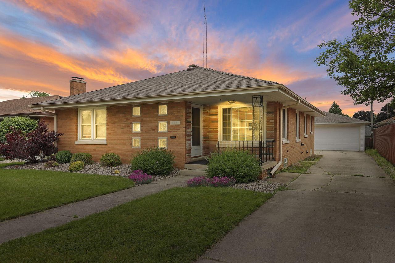 7631 38th Ave, Kenosha, WI 53142