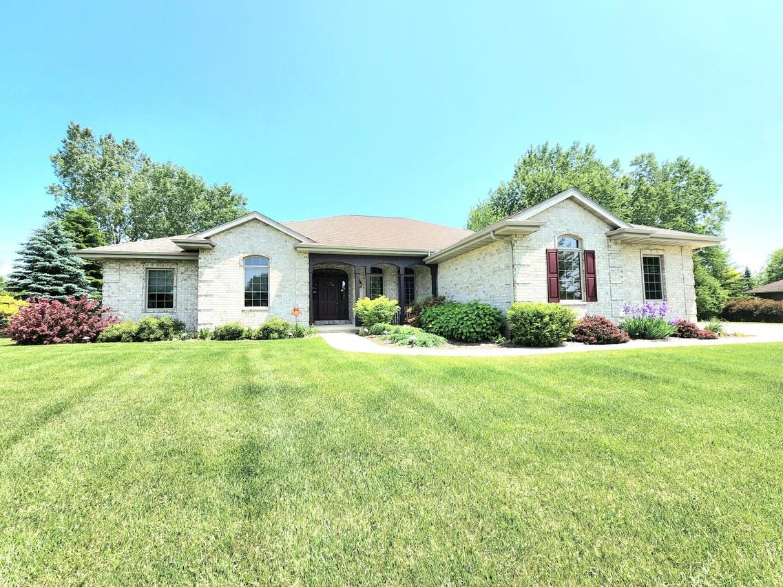 N6941 Woodside Hills, Sheboygan, WI 53083