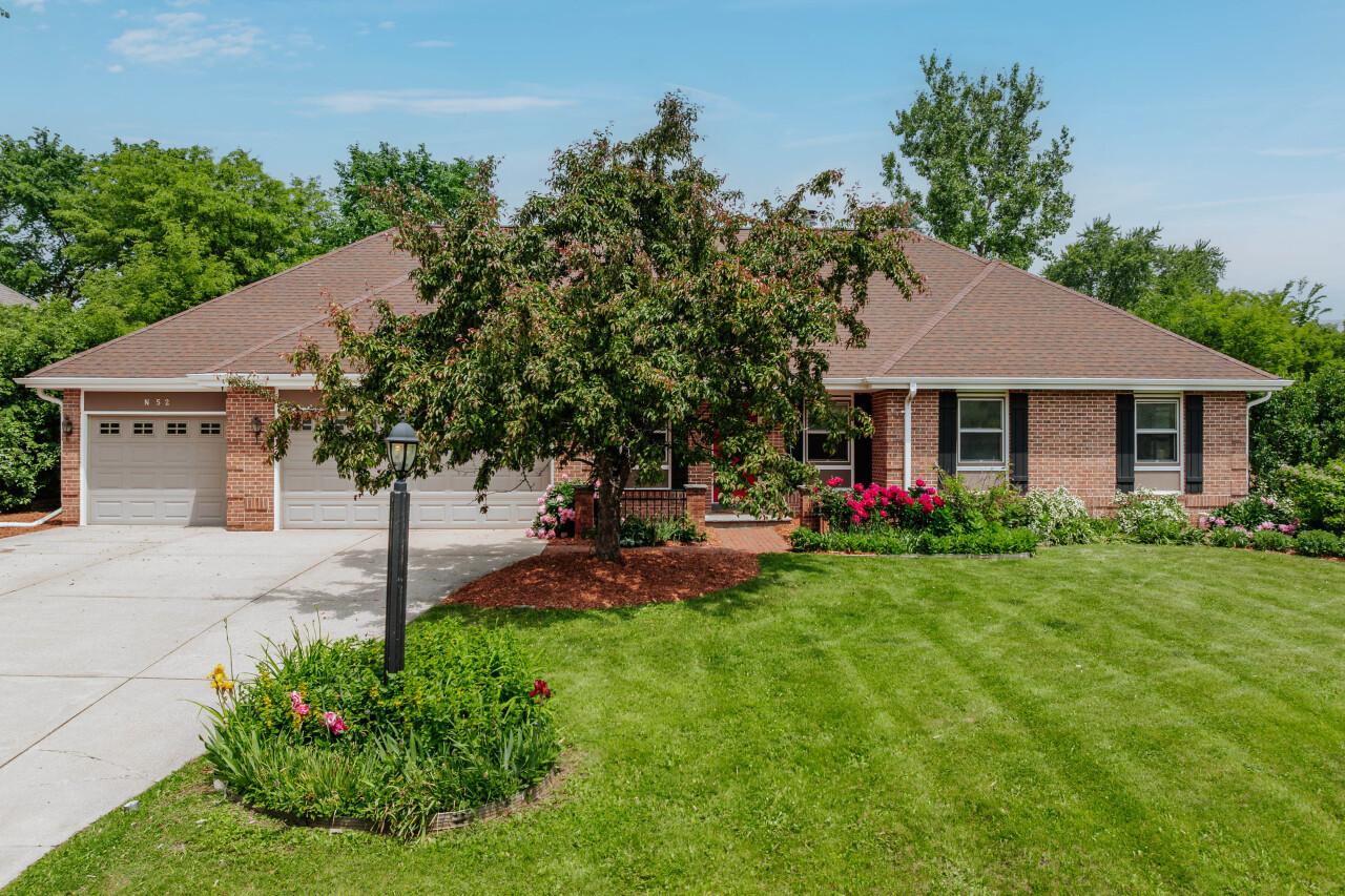 N52W14104 Aberdeen Dr, Menomonee Falls, WI 53051