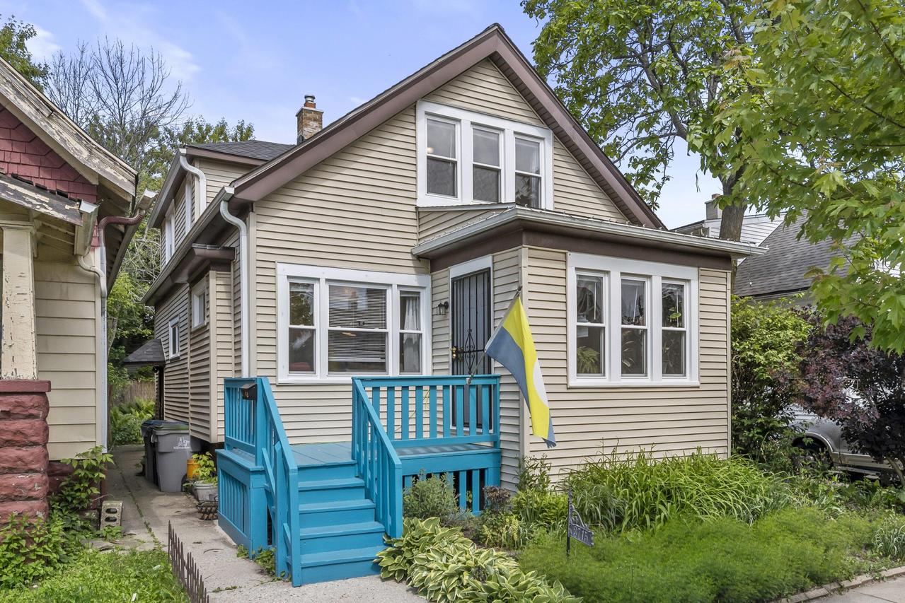 3715 N 2nd St, Milwaukee, WI 53212
